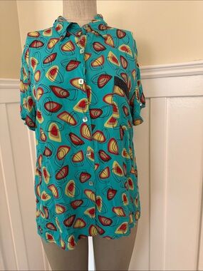 Loco Lindo button up top